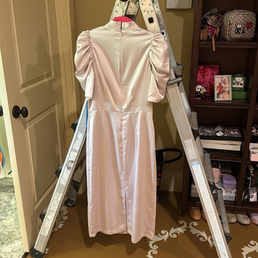H&M Satin Midi Dress in Light Pink - Picture 3 of 9